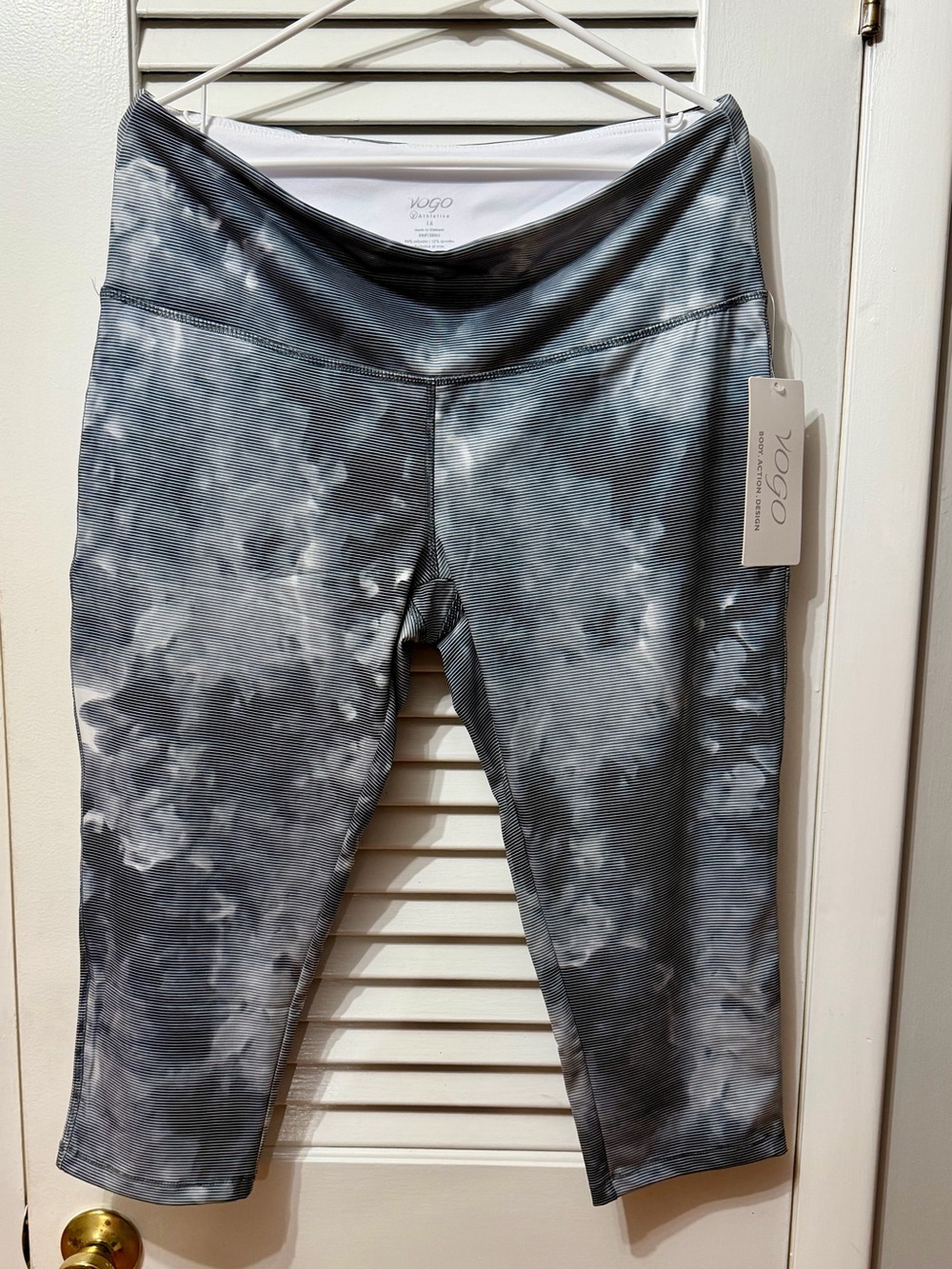 VOGO Athletica Gray Tie-Dye Capri Leggings